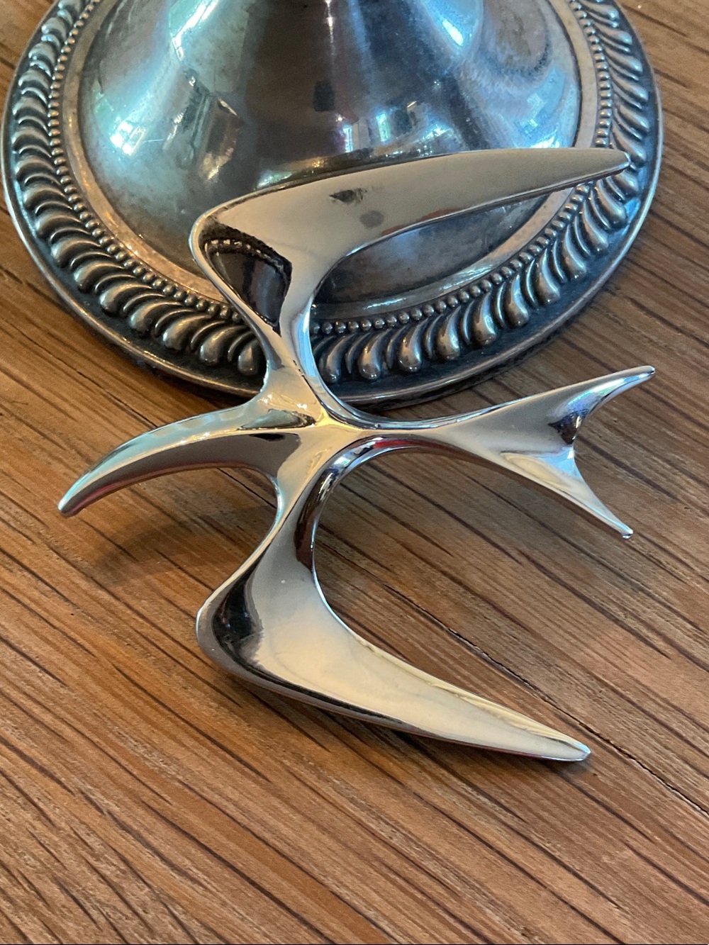 Sarah Coventry Modern Silver Tone Mr. Seagull Brooch 1970’s